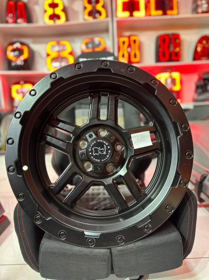 LLANTA ARO 17 NEGRO RHINO 5X120