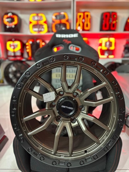 LLANTA METHOD DORADO BORDE NEGRO 6X139 ARO 17´´